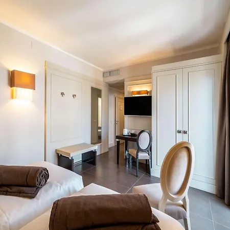 Western Perla Del Porto Hotel 4*