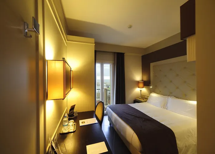 Hotel Western Perla Del Porto 4*